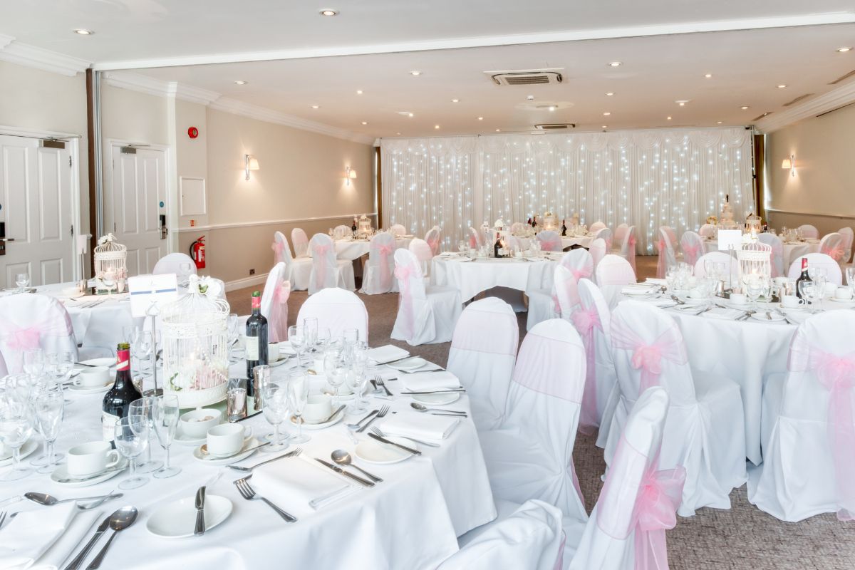 Gallery Item 2 for Pinewood Hotel